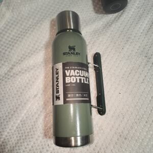 STANLEY NWT 1.4 QT STAINLESS STEEL VACUUM BOTTLE WITH CUP